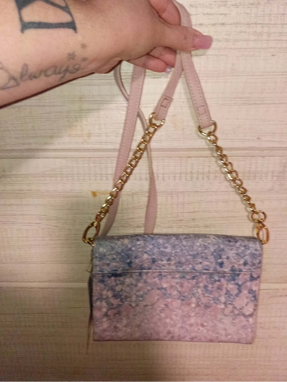 Betsey Johnson Pink Floral Print Crossbody Bag with Gold Chain - Picture 4 of 8